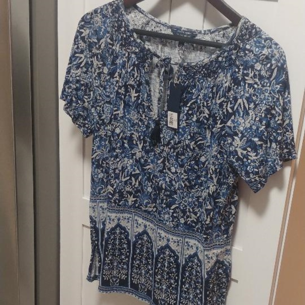 Gorgeous Blue & White Lucky Brand Top